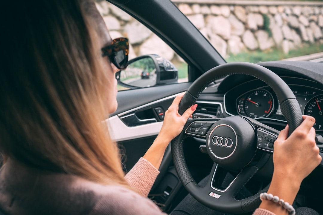 Перереєстрація авто для водіїв-початківців: скільки коштує у 2026