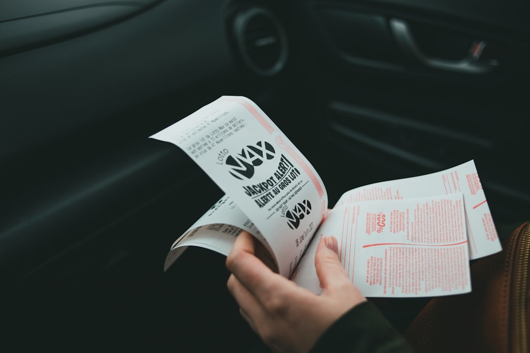 Податок при купівлі авто для новачків: хто сплачує і скільки